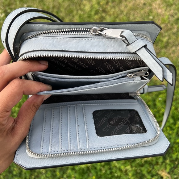 Steve Madden | Sky Blue Crossbody Purse - Picture 4 of 8
